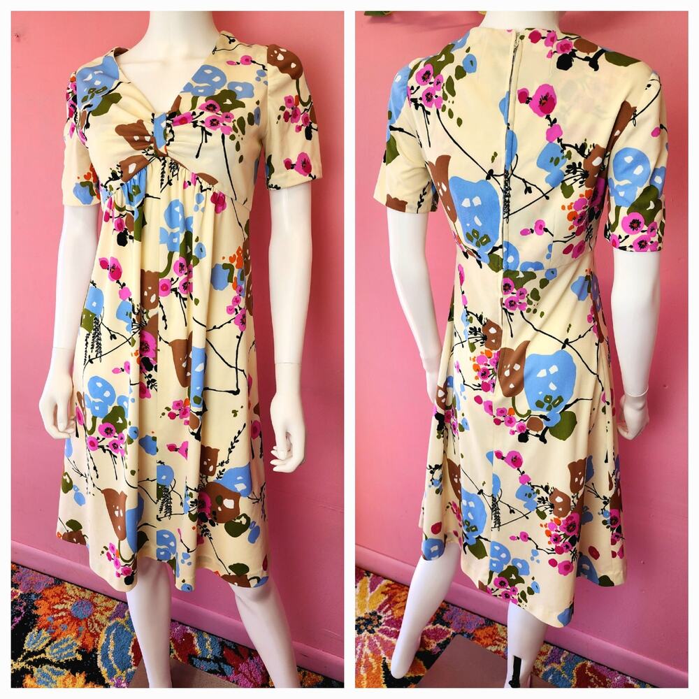 Size Medium Large | Vintage 1970's Buttercream Pink Blue Floral Babydoll Dress